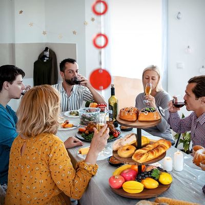 木製のカップケーキスタンド 農家の結婚式 誕生日 お茶会 202407