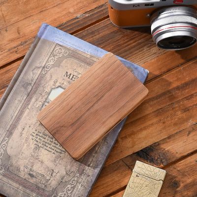 ブラックウォールナット木 磁気閉塞付きの四角カードケース 木製名刺保持器