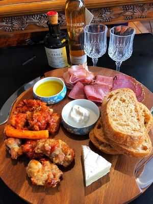 カスタムロゴ ナイフとスプレッダーで可決 丸い溝のアカシア切断板