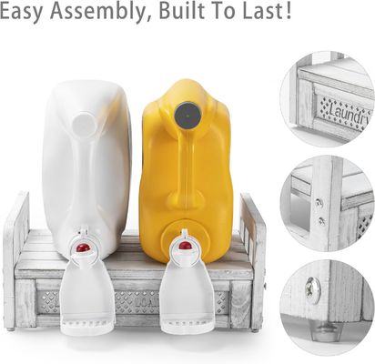 壁に装着された木製洗浄剤ホルダーと棚で洗濯室を変えてください