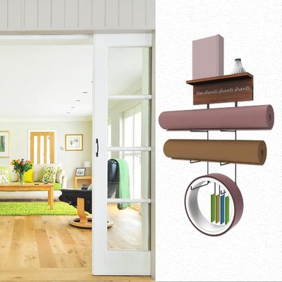 木製の浮遊棚 ヨガマットホルダー 壁マウント 家庭用ジム機器用 NO 折りたたみ