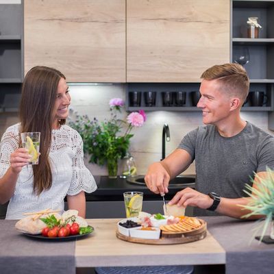 13 インチ竹木チーズ切断板とプレートセットとカスタマイズされたデザイン