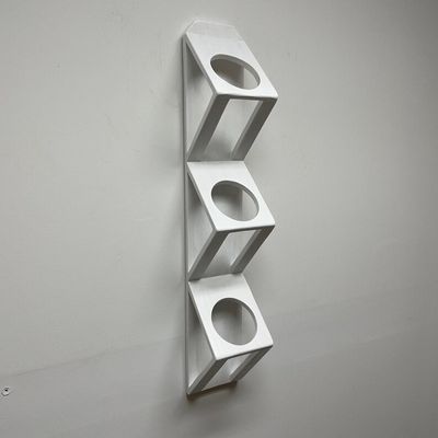 カスタマイズされたロゴと白色の木製の壁プランター