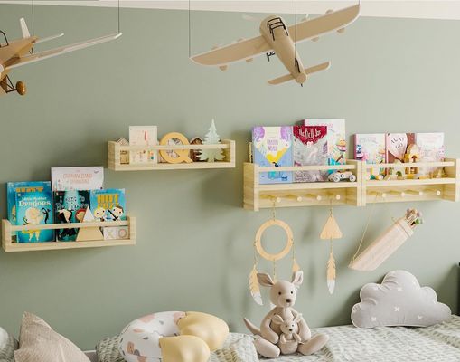 木製のフック 本棚 天然木 壁に設置された棚 幼稚園の装飾の保管