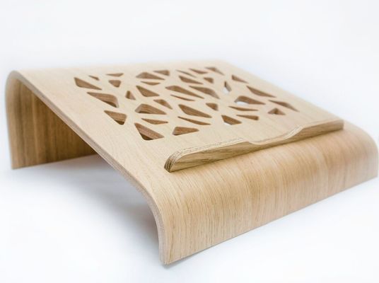 機能的な木製のノートPCスタンド 空間節約 冷却換気 コンピュータ デスクライザー