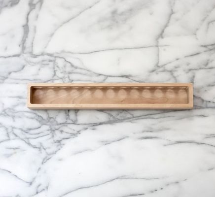 カスタマイズされたロゴデザイン 壁にマウントされた多機能デザインの固形ベリーキャビネット