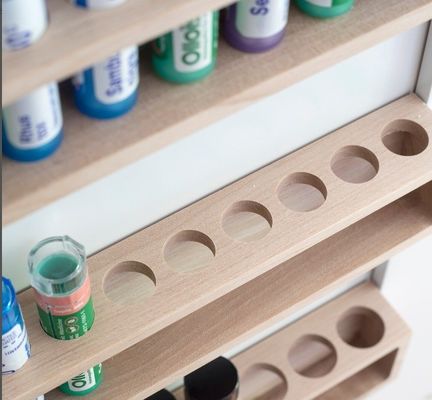 カスタマイズされたロゴデザイン 壁にマウントされた多機能デザインの固形ベリーキャビネット