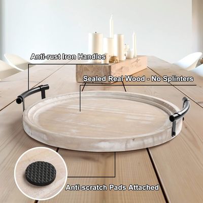 現代 厨房 の 食卓 に 用い られる シンプル な 色 の 木製 の 丸い トレイ