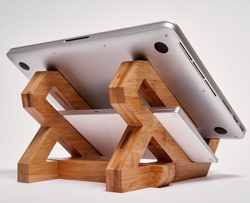 適正なデザインのノートブックとノートパソコンのトレーのための調整可能な竹のノートパソコンスタンド