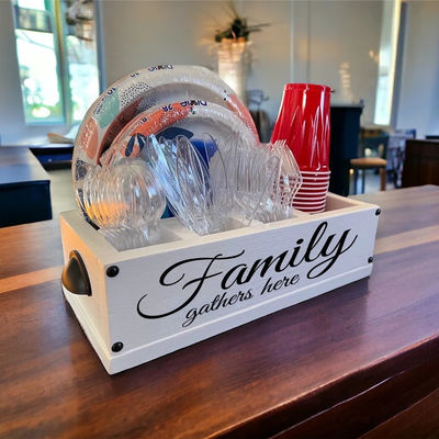 キッチンカウンターとパーティーのホストのためのブリーズソロカップ木製ホルダーをホストしてください