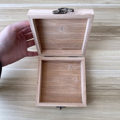 12.8x12.8x4.5cm プロモーション カスタム 彫刻 ロゴ 竹 ギフト ボックス 他の ギフト 工芸品