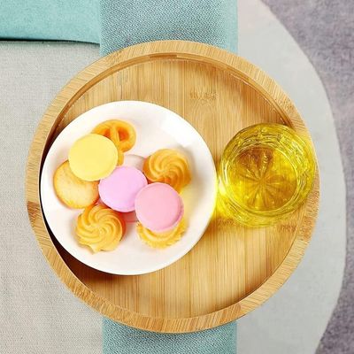 オーダーメイド 天然の竹ソファ サイドテーブル 折りたたみられるアームレスト クリップオン ソファ トレイ OEM ODM