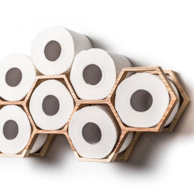 ウォールマウント付の木製トイレロールラック ハニーコムデザインの組織収納棚