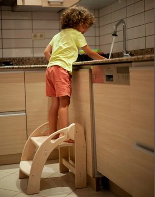 カスタマイズされたロゴ 木製のステップストール 子供のための折りたたみ小児ストール モンテッソーリデザイン