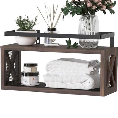 農家様式でスペースを節約 田舎風のブラウン色の浮遊木製棚とガードレール