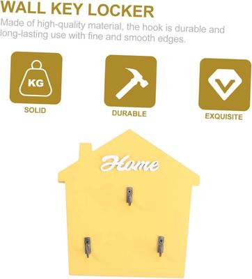 入り口 泥室 郵便箱 と 鍵架 自然 木 の 色 の 木製 の 釘 を 持っ て