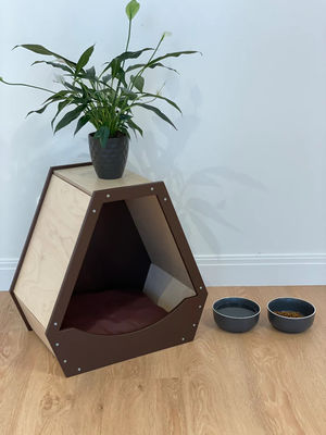 空間節約 機能 ペットハウス 現代の木造デザインと天然木色の