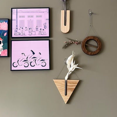 木製の壁プランターと家庭装飾のための現代デザインスタイルの増殖ステーション