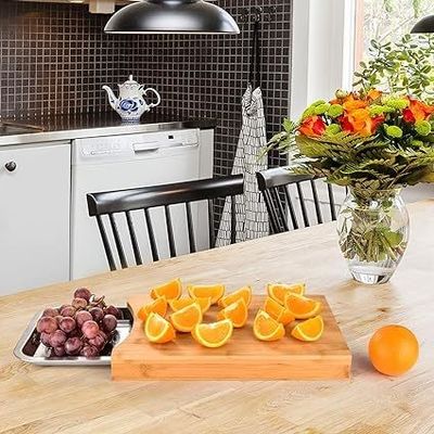 スタイリッシュな竹の切断板 トレイとスライドアウト引き出し 13.4 x 9.4 x 1.6インチ