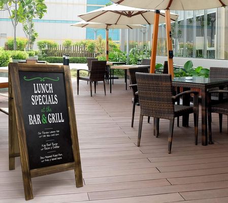 カフェやレストランのメニューのための燃焼木の二面立立石灰板