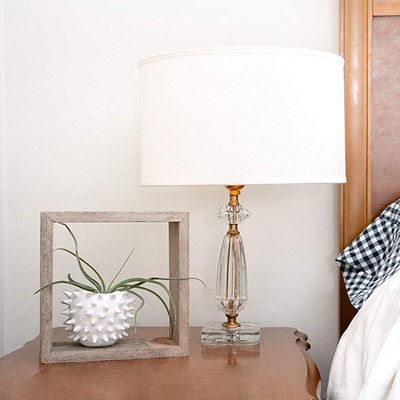 3つのクラシックな固木製の壁掛けの浮遊棚で空間を整理してください