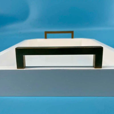 カスタマイズされたロゴ アカシア木製のハンドル付き 白い木製の受付トレイ