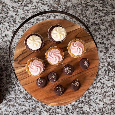 あなたの要求として 2 層 金属ホルダーケーキデザートディスプレイと木製の配給トレイ