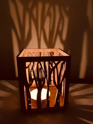 レーザーカットデザインで手作り茶灯ホルダーのための木製の平らなカラーキャンドルランタン