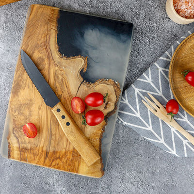 多機能ピザ丸切板で簡単にチーズと野菜を調理する