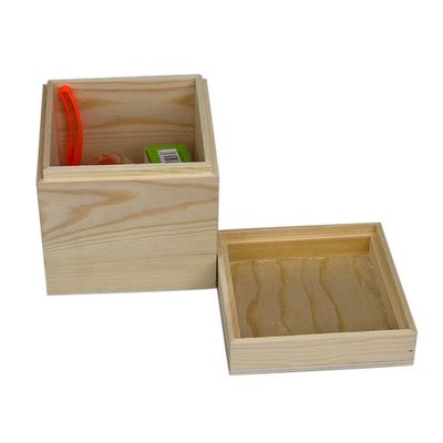 環境に有益な木材で作られた木製のプレゼントボックス