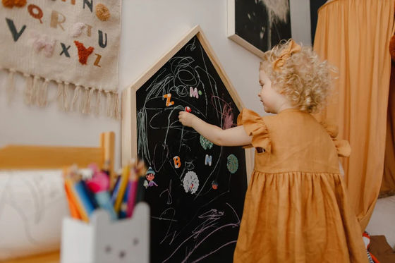 モンテッソーリ 静かな時間 活動 幼稚園 黒板の庭 レーザー彫刻印刷