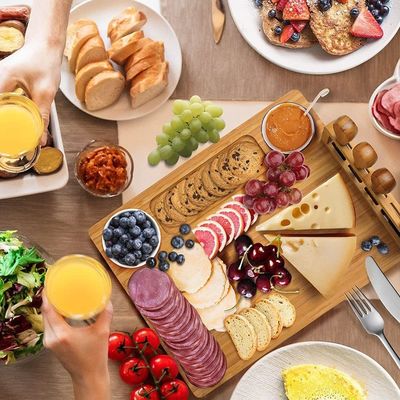 ステンレス鋼のチーズナイフ バンブーチーズボードセット