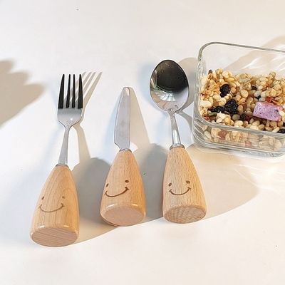 シンプルスタイル カスタマイズされたロゴ バンブー ベビープレート フォークとスプーンセット