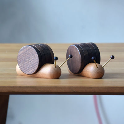 黒ナッツコースター クリエイティブ スナイルデザイン 木製保温カップ プレイス 現代のスタイル