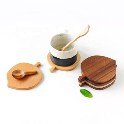 温かい飲み物用の環境に優しい 葉形ビックウオールナッツ木のコースター 試料無料