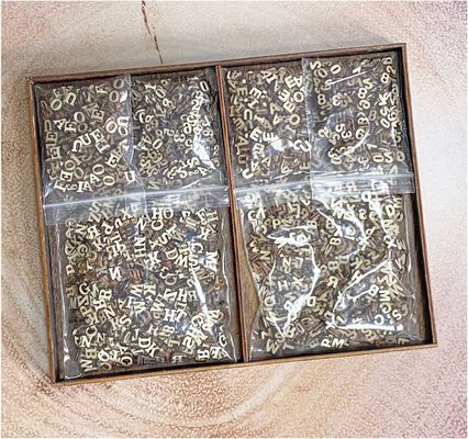 2つのフォント スクラップブック用の小さな木文字 工芸品 飾り 彫刻 タイプ 彫刻