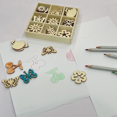 木製の飾り レーザーカット フラックス 切片 花のテーマ 自然飾り 45個