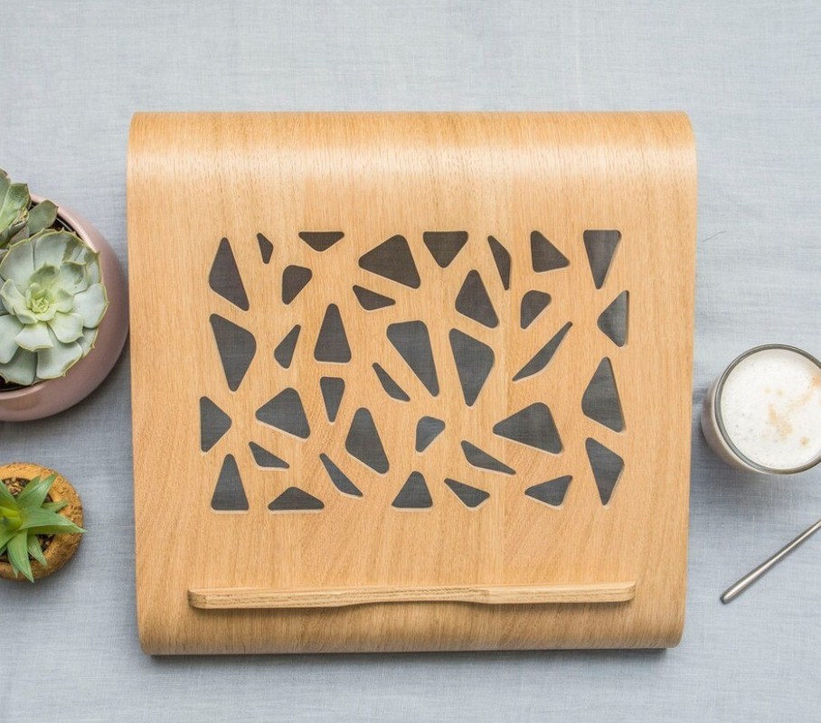 機能的な木製のノートPCスタンド 空間節約 冷却換気 コンピュータ デスクライザー