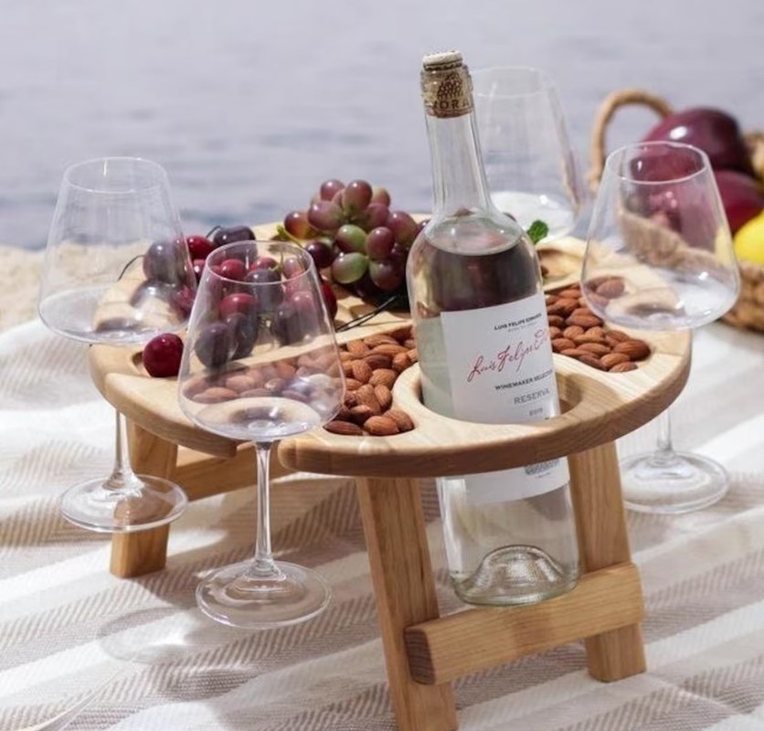 折りたたみ可能なサービストレイ 空間節約機能とカスタマイズされたロゴの持ち運び可能なワインテーブル