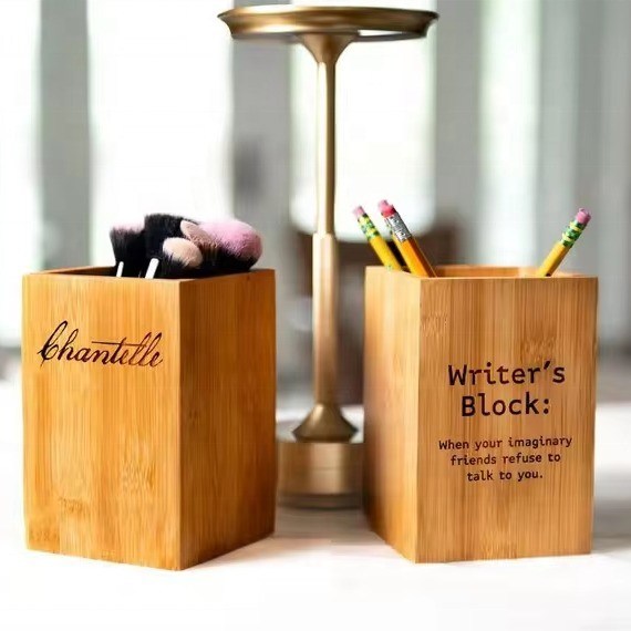 オフィステーブル収納 コンテナ 箱ホルダー ペンと鉛筆 現代の木造スタイル
