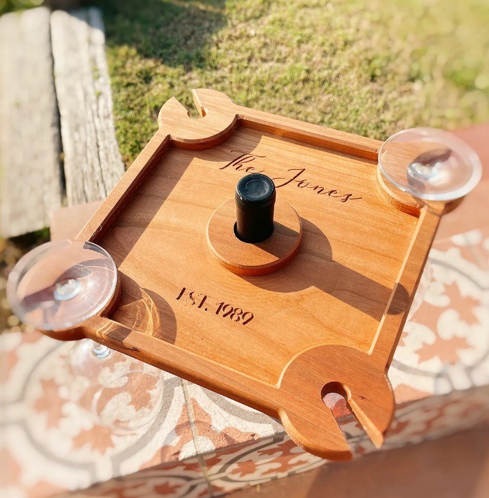 オーダーメイドロゴワインホルダー スタンドタイプワインボトルキャディと食品配給トレイ